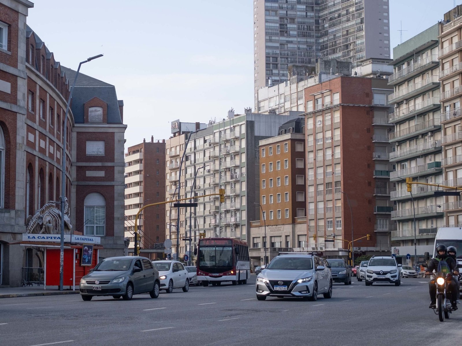 hubo colectivos, comercios y abrieron oficinas públicas