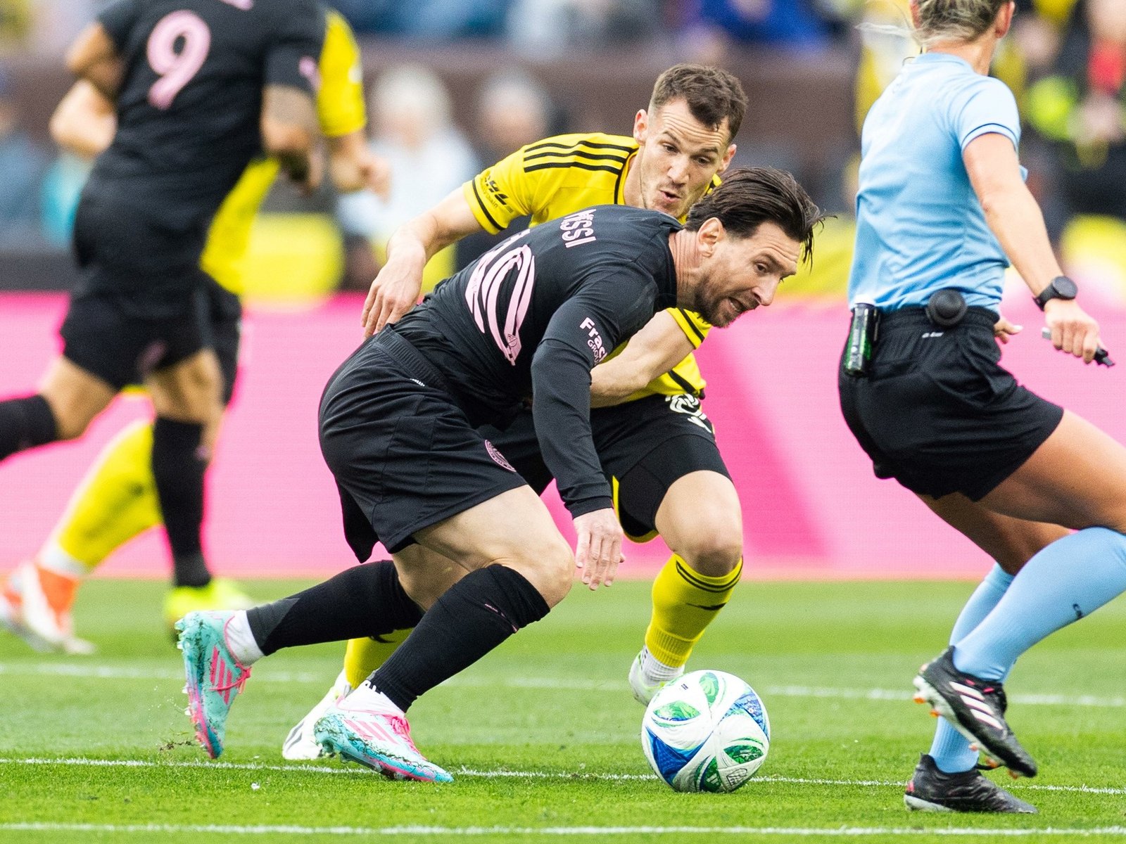 le ganó un partido chivísimo al Columbus Crew y vuelve a la cima de la MLS