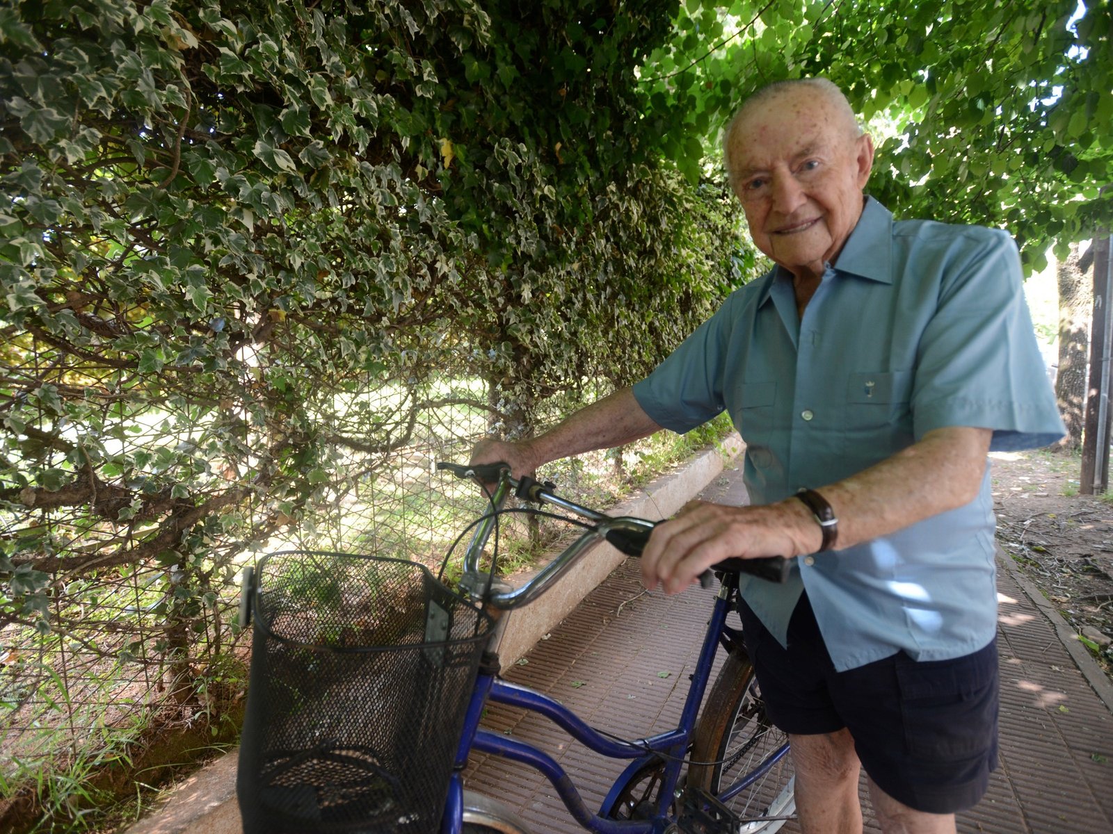 luchó como voluntario en la Segunda Guerra Mundial contra los nazis