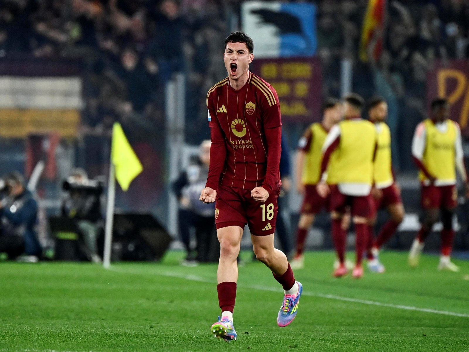 misil al ángulo, golazo con suspenso y grito desenfrenado para empatar el clásico frente a Lazio