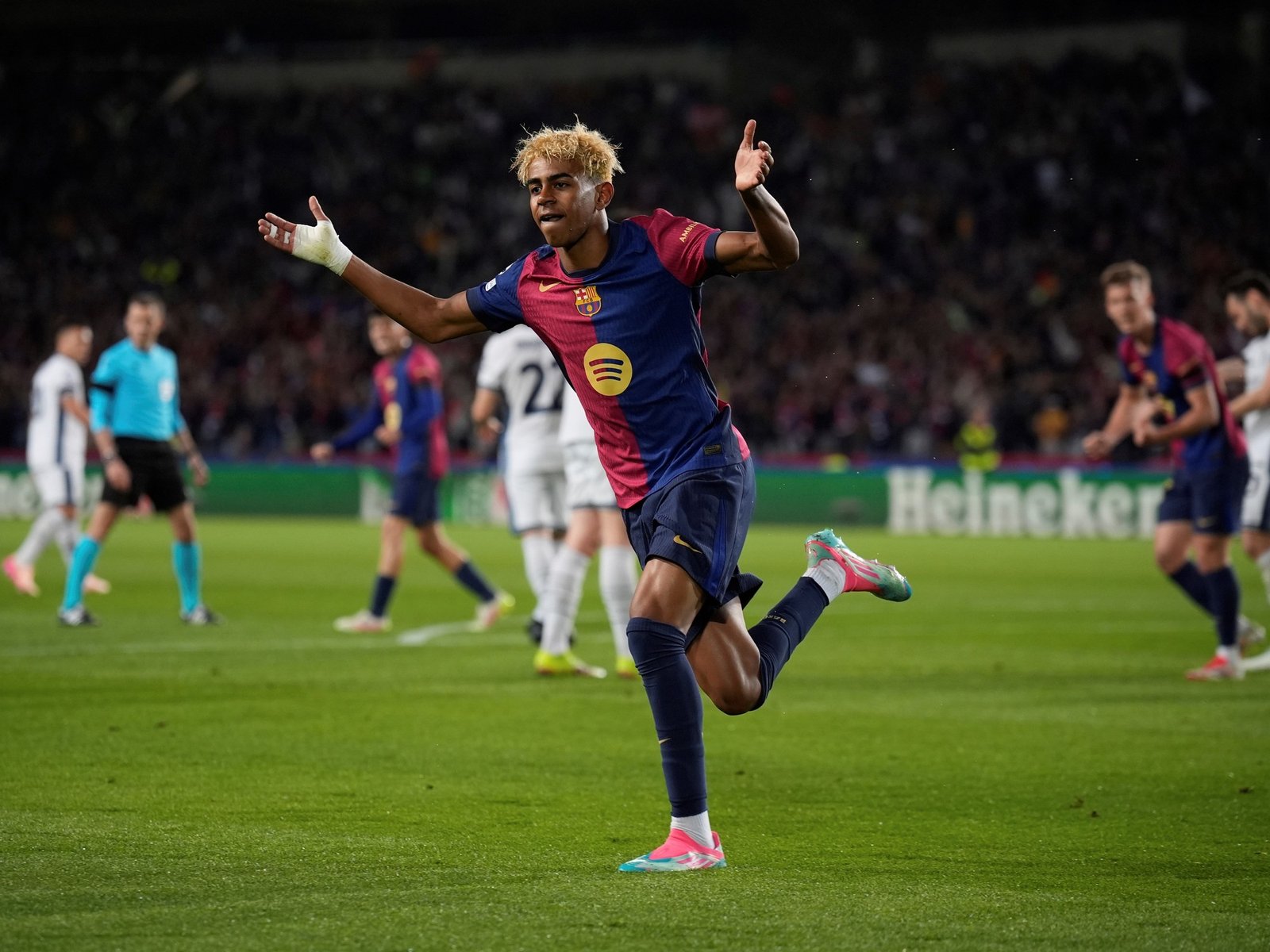 mostró gestos de dolor en la entrada en calor y después marcó un golazo