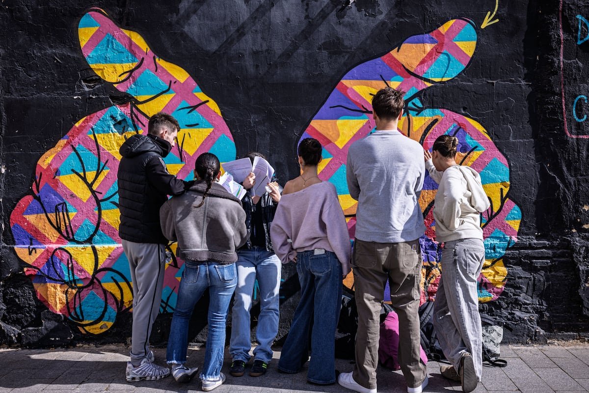 ¿Es la adolescencia como la pinta Netflix? “Nos produce vértigo su manera de afrontar la vida” | Educación