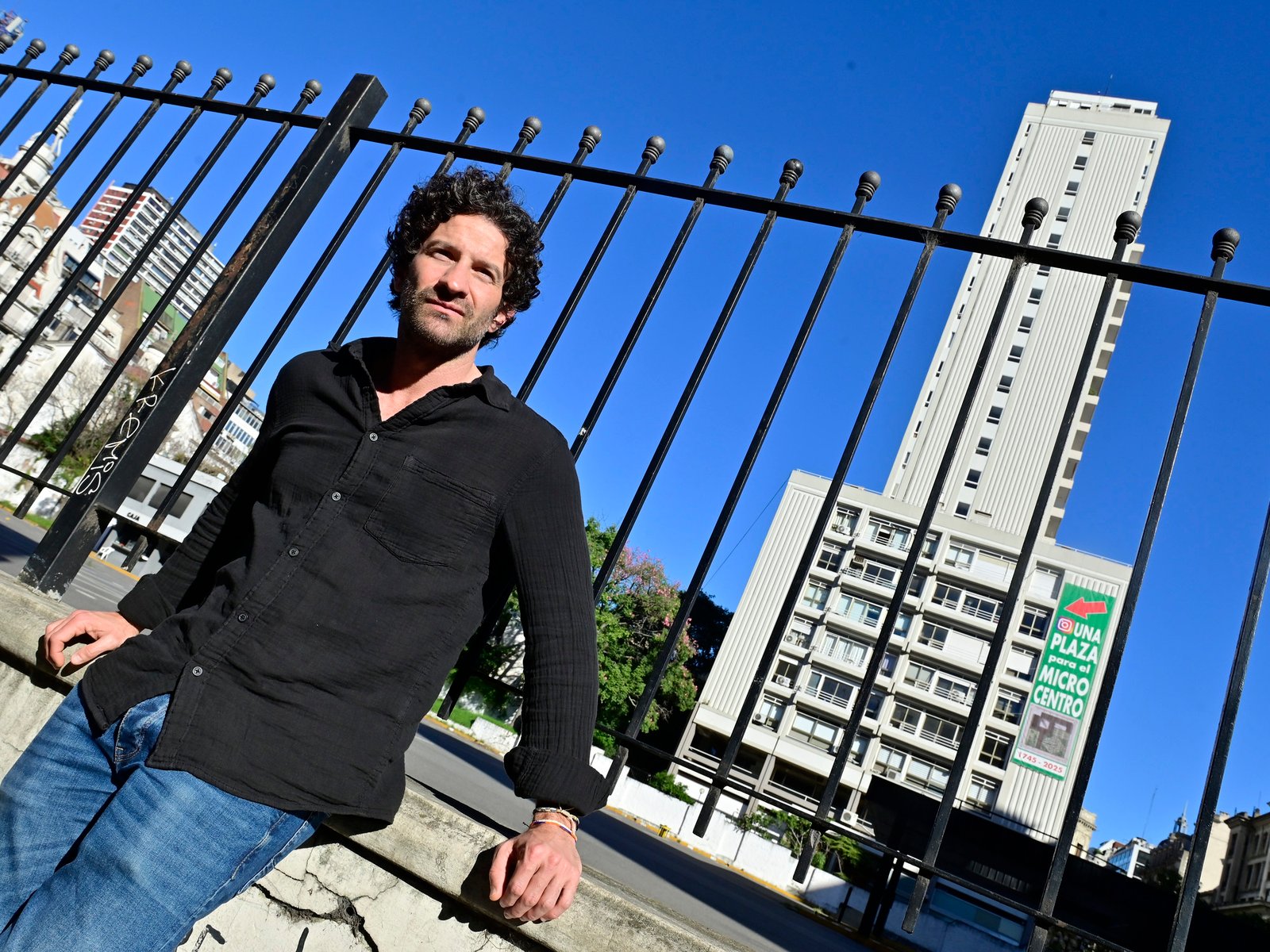 “A veces la ficción termina siendo más real que lo real”