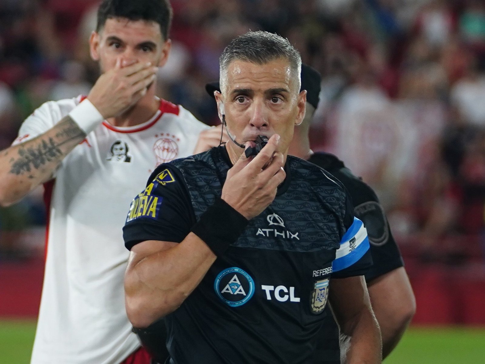 AFA confirmó los árbitros de semifinales del Torneo Apertura: quiénes dirigen Independiente-Huracán y San Lorenzo-Platense