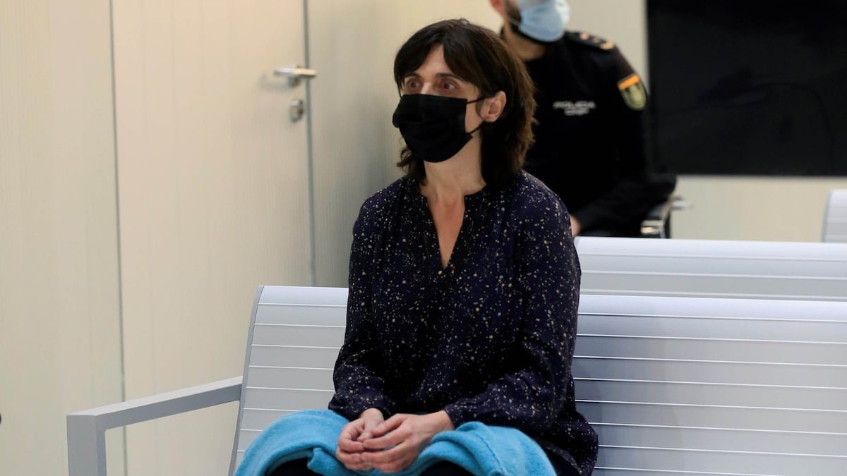 Absuelta una etarra porque confesó uno de sus atentados tras sufrir “torturas con electrodos” | España