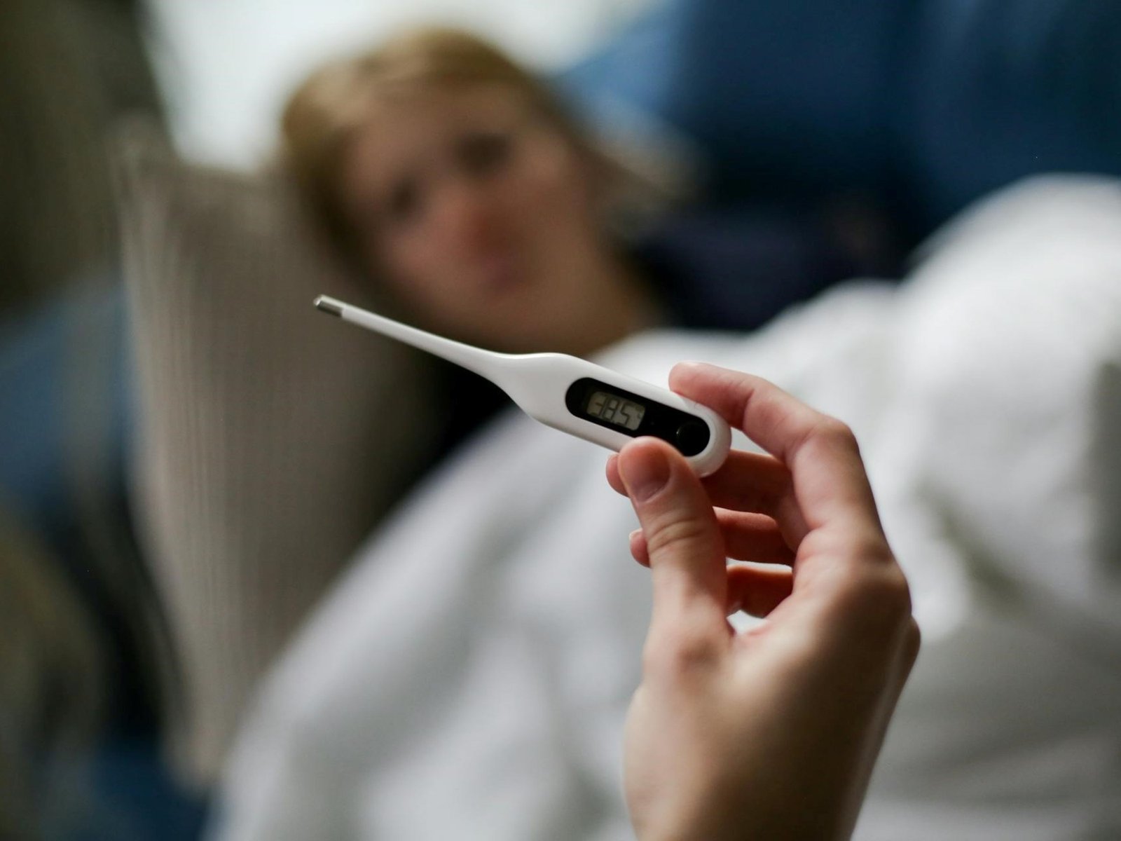 Advierten que la gripe se adelantó con más virulencia y la ola polar potencia el riesgo: consejos de expertos