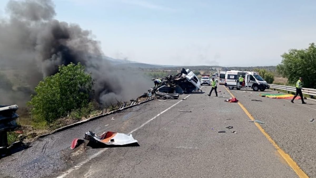 Al menos 21 personas mueren en un accidente en la carretera Cuacnopalan-Oaxaca