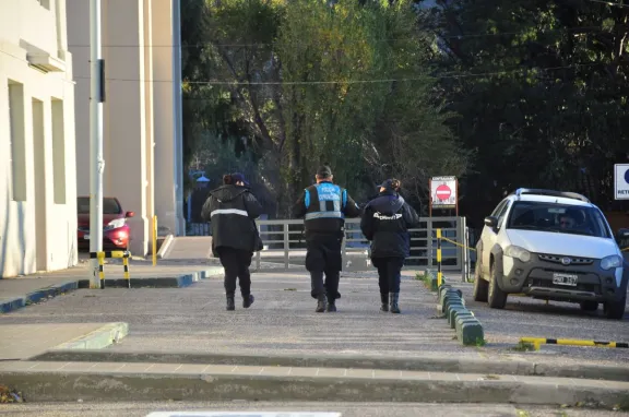 Amenazas de tiroteo en el Colegio Dean Funes generó pánico: “Los vamos a cagar a tiros a todos”