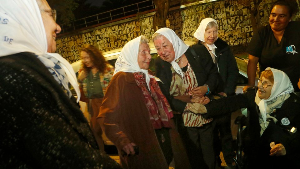 Celebración con la palabra amor | Las Madres de Plaza de Mayo festejaron sus 48 años