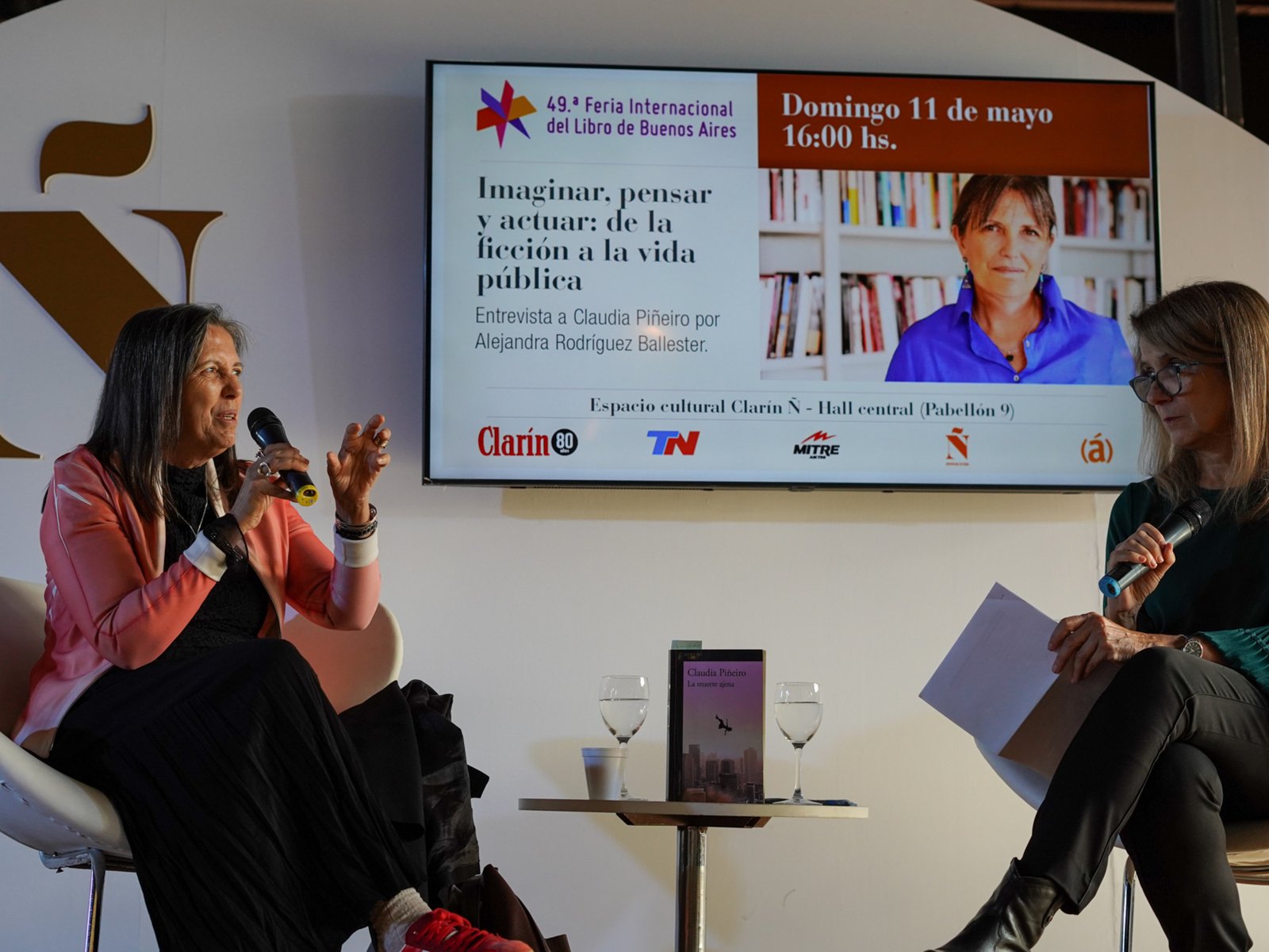 Claudia Piñeiro recorrió el trasfondo social y político de su nueva novela, “La muerte ajena”