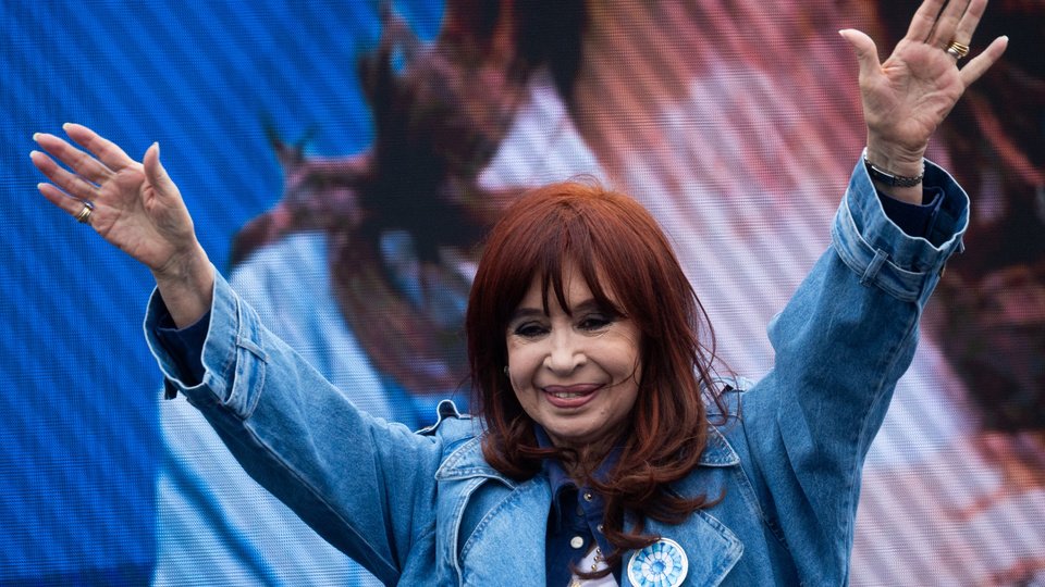 Cristina Kirchner advirtió la inminencia de un default y llamó a reconstruir el peronismo | Críticas al Gobierno y mensaje a la militancia en el Encuentro de la Cultura Popular