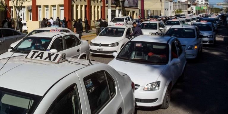 Detienen a un joven acusado de estafar a taxistas simulando pagos por Mercado Pago