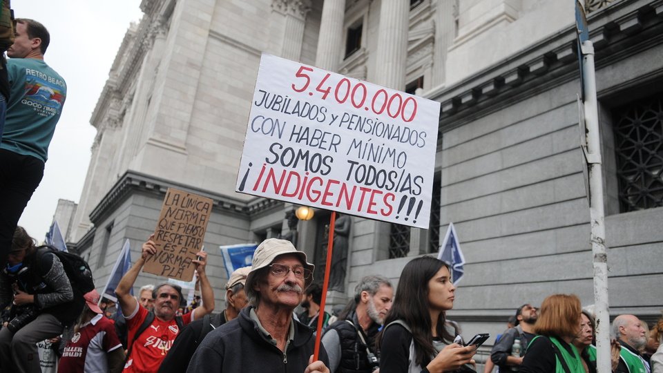 Diputados: la oposición va por un aumento de emergencia para los jubilados  | El Gobierno ya amenaza con volver a vetar la iniciativa