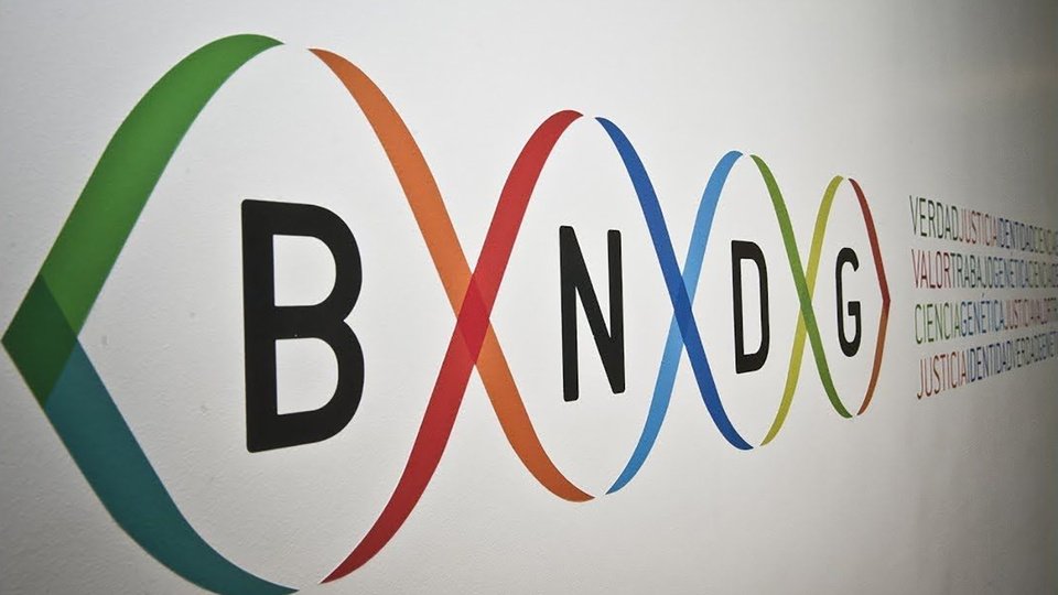 El Gobierno ahora ataca al Banco de Nacional de Datos Genéticos | Milei redujo la estructura administrativa y hay temor de que se paralice la búsqueda de bebés apropiados en la dictadura