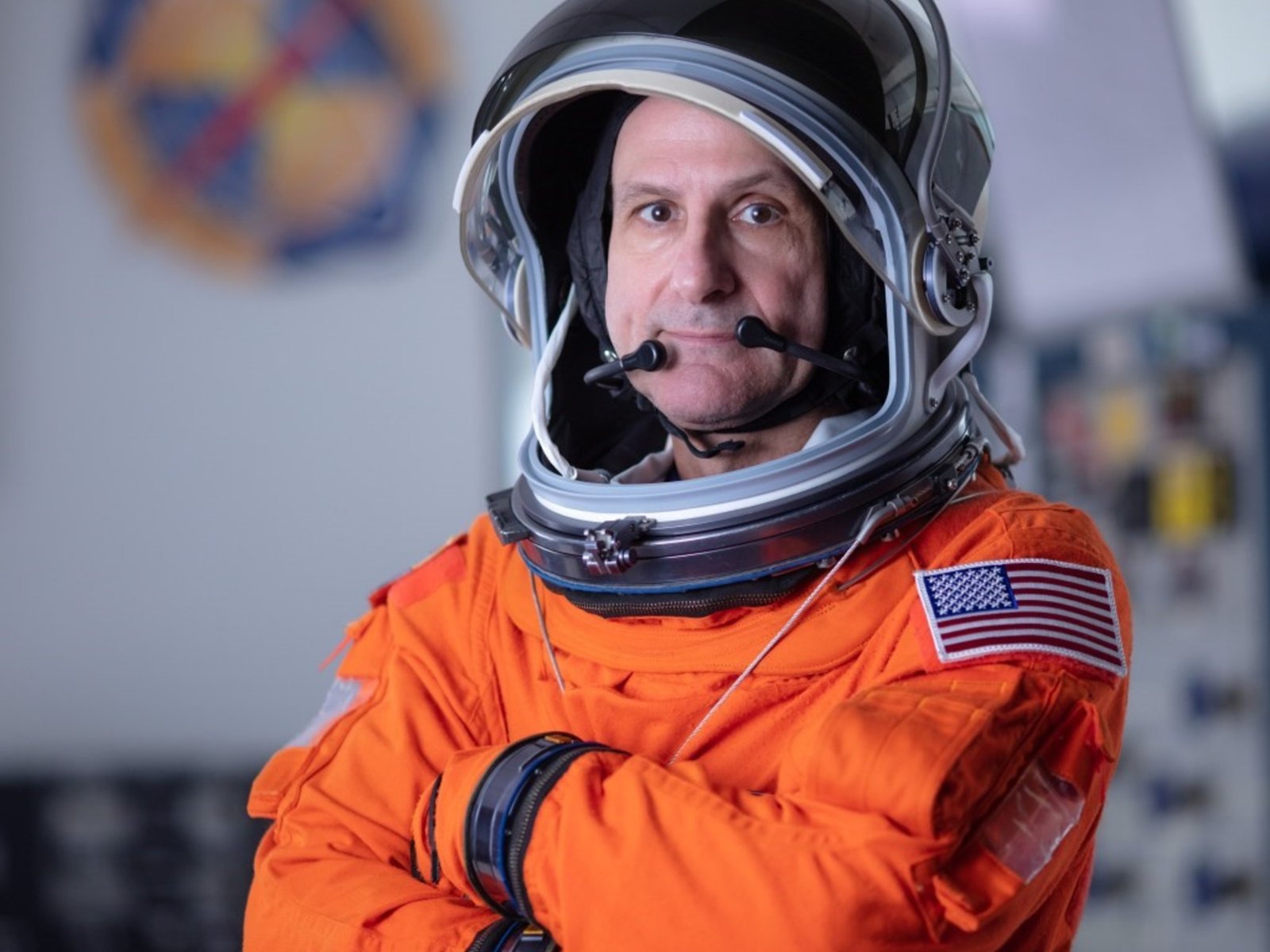 El astronauta que a los 70 años sigue viajando al espacio y sorprende con sus fotos cósmicas