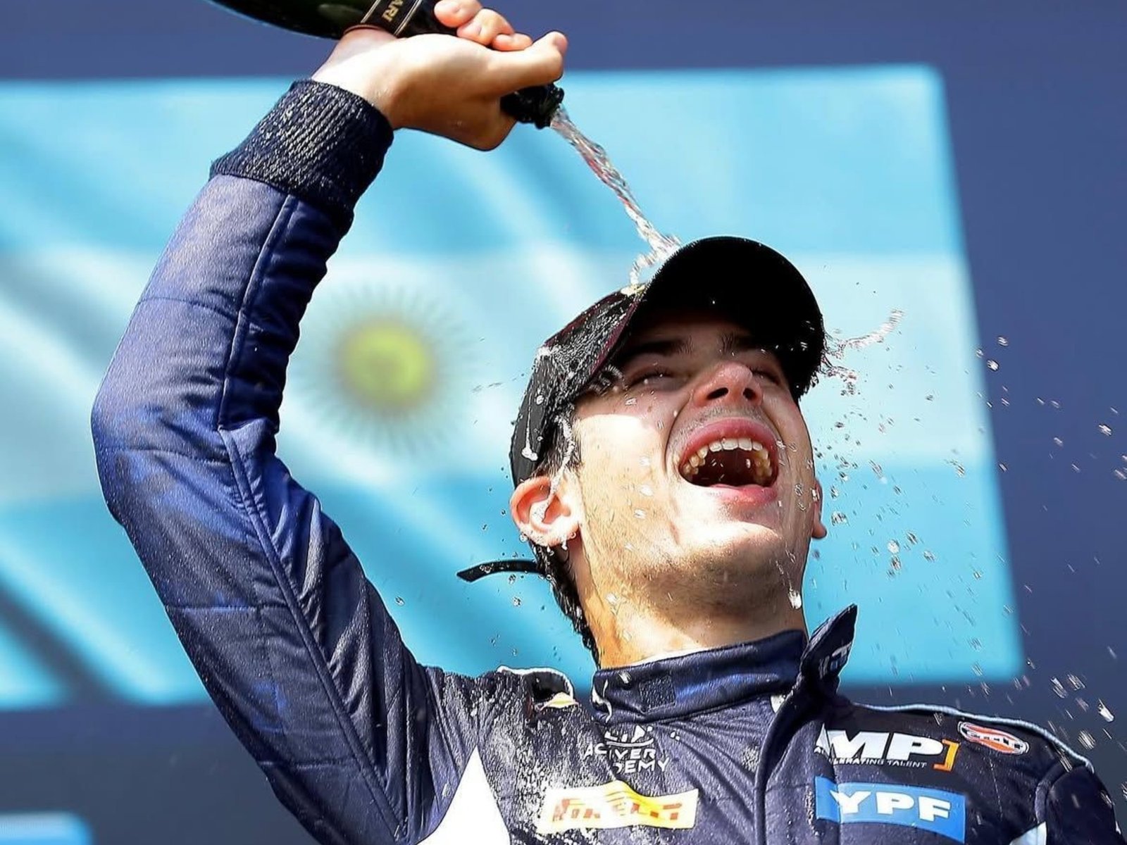 El día en que Franco Colapinto hizo sonar el himno argentino en Imola, el circuito donde debutará con Alpine en la F1 2025