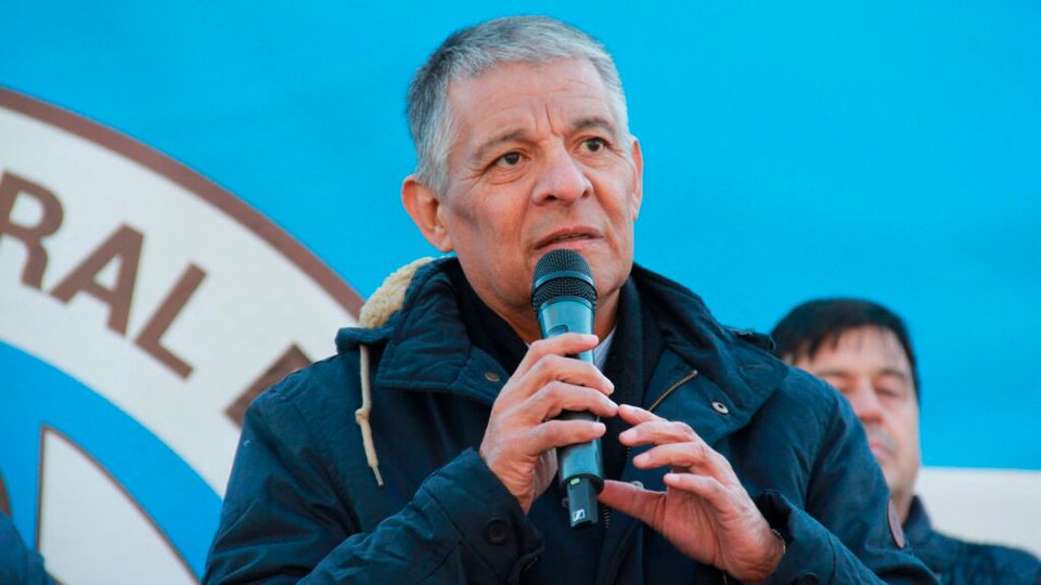 “El gobierno libera el cepo pero no permite paritarias libres”. | Octavio Argüello, triunviro de la CGT