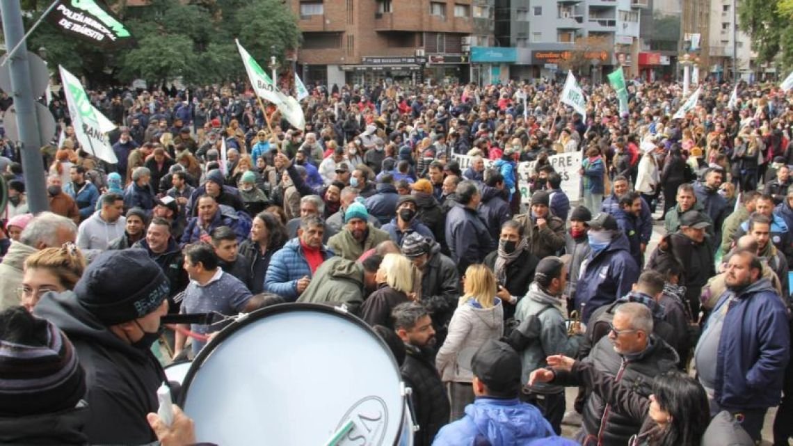 El sobreseimiento a dirigentes gremiales por cortar calles se resolverá finalmente en el TSJ