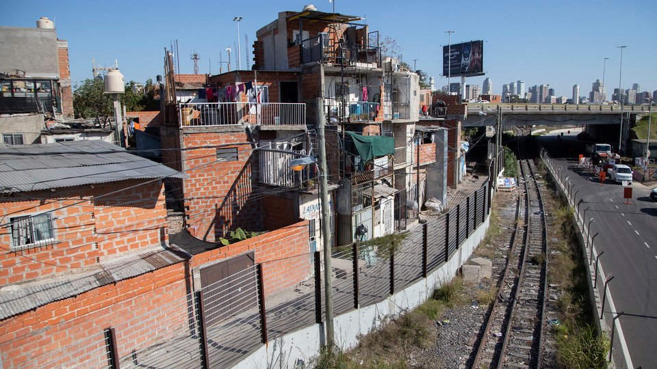 En las villas porteñas se impuso el peronismo | Es Ahora Buenos Aires, que llevó a Santoro como primer candidato a legislador, ganó entre los sectores más humildes