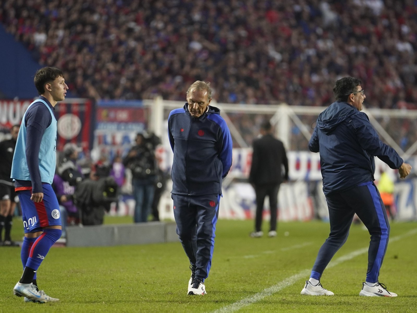 “Hoy no te respondo nada”