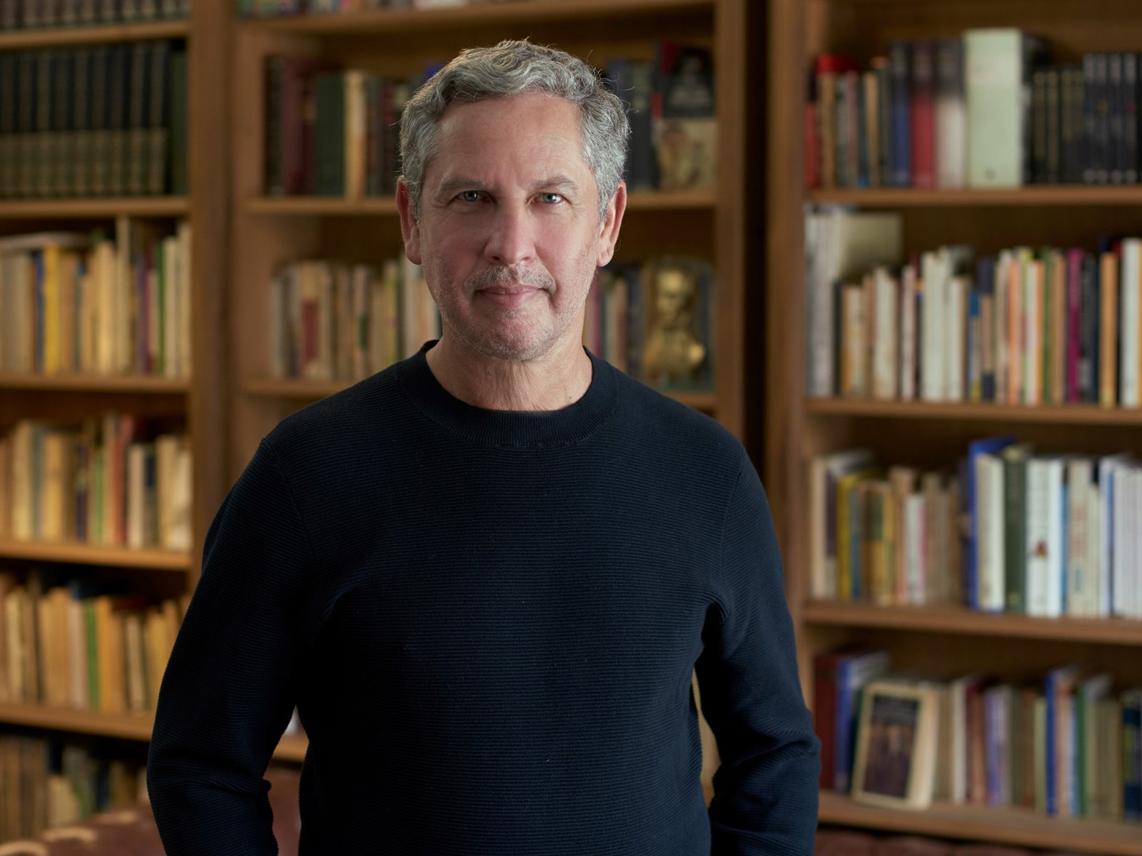“La literatura que más me interesa se propone una tarea de extrañamiento”