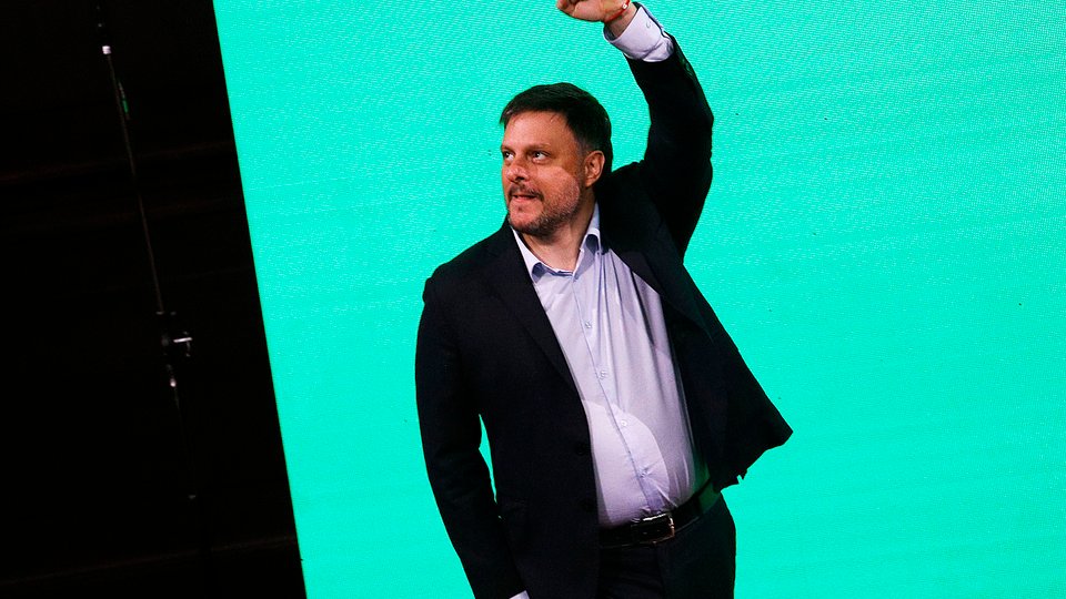 Leandro Santoro cerró su campaña: “Vamos a ponerles un freno al abandono y a la crueldad” | El candidato de Ahora Buenos Aires protagonizó un acto en la Facultad de Medicina