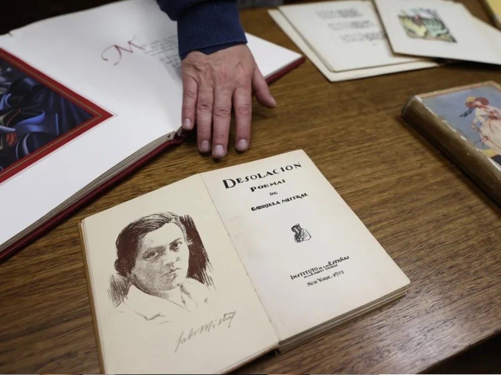 Los cuadernos de Gabriela Mistral, la inédita puerta a su pensamiento que espera a ser descubierta