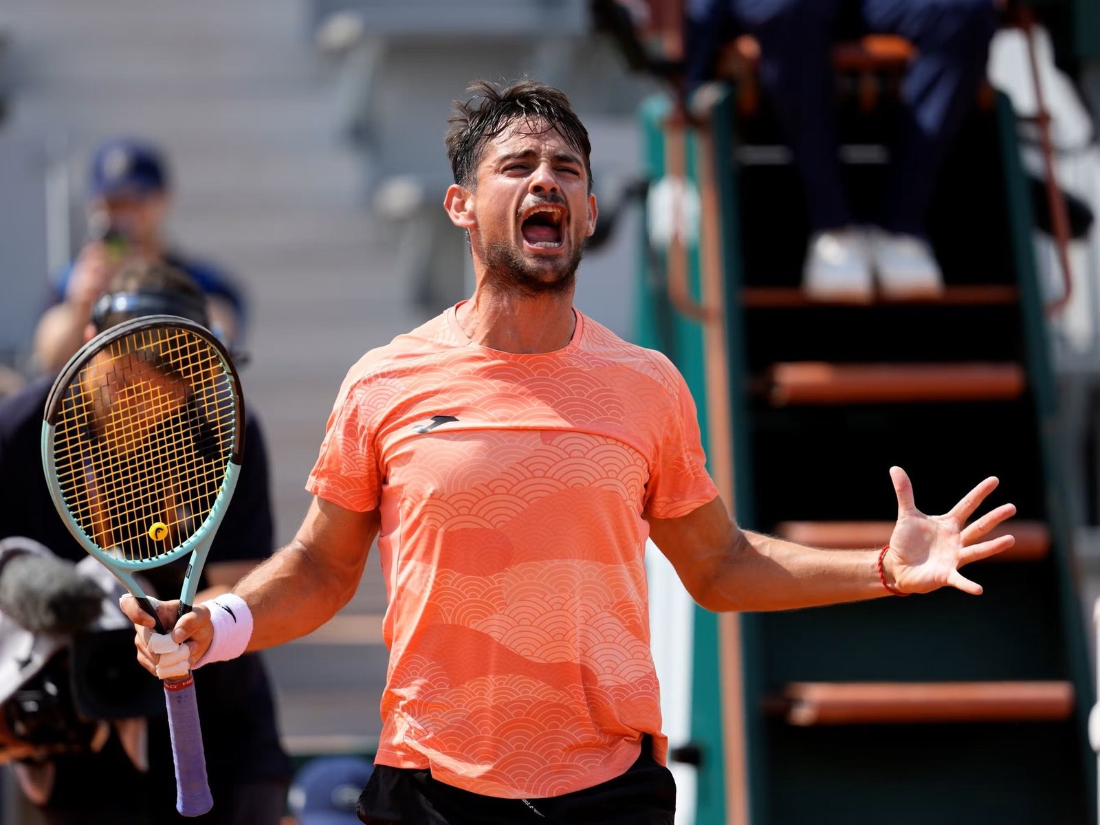 Mariano Navone busca la tercera ronda ante Opelka, en una jornada que tiene al favorito Carlos Alcaraz