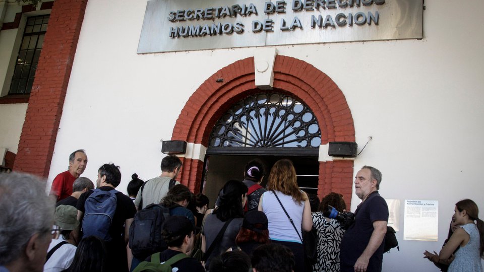 Motosierra a la memoria: las consecuencias de la degradación de la Secretaría de Derechos Humanos | Pasará a ser una subsecretaría