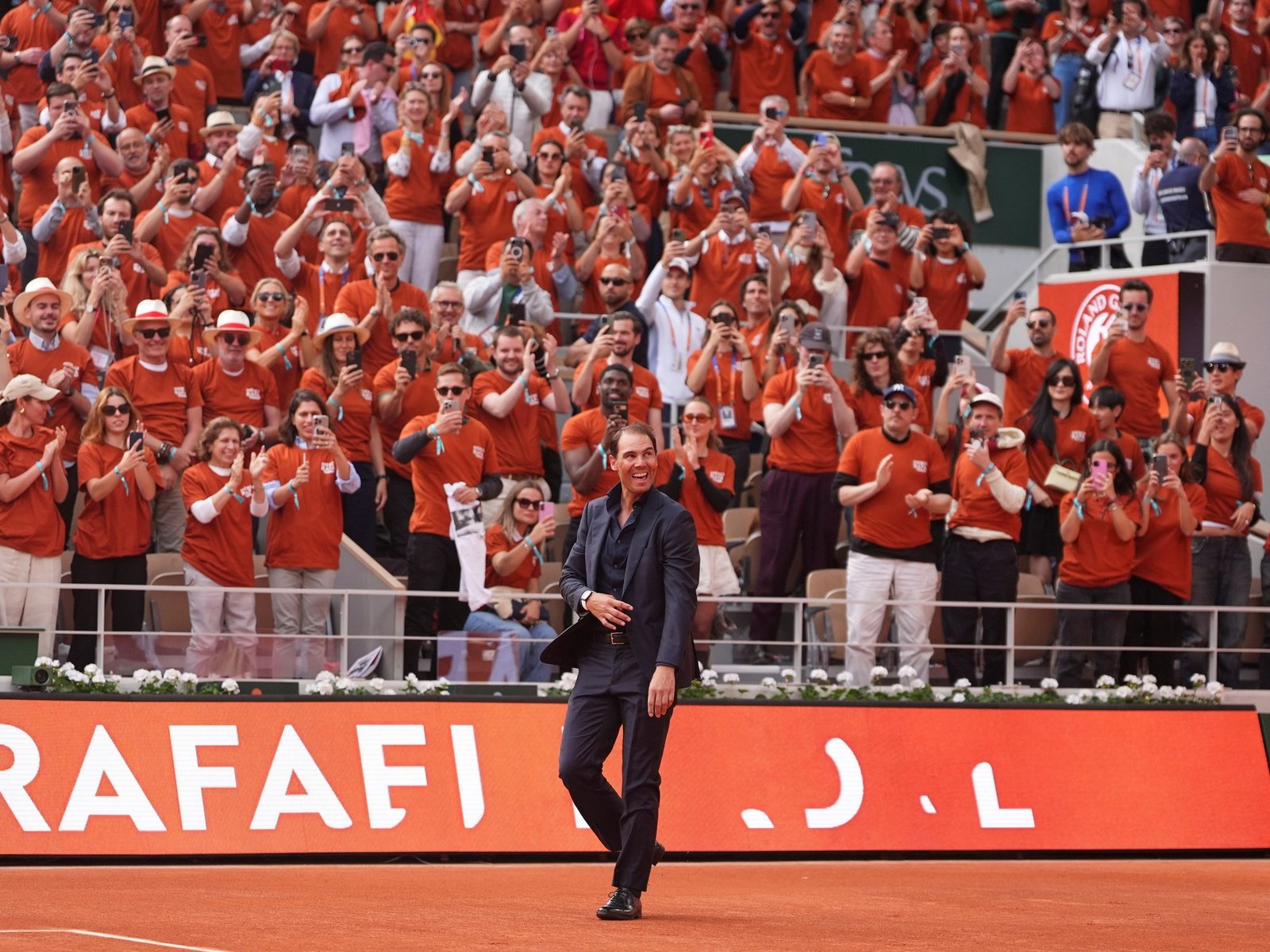 Nadal tuvo un espectacular homenaje en Roland Garros y recibió una ovación de pie con Federer, Djokovic y Murray recordando el ‘Big Four’