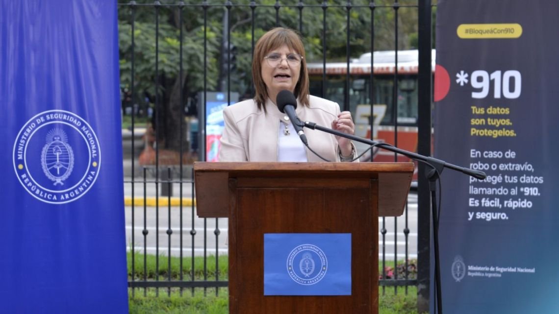 Patricia Bullrich presentó el *910, un nuevo sistema para combatir el robo de celulares