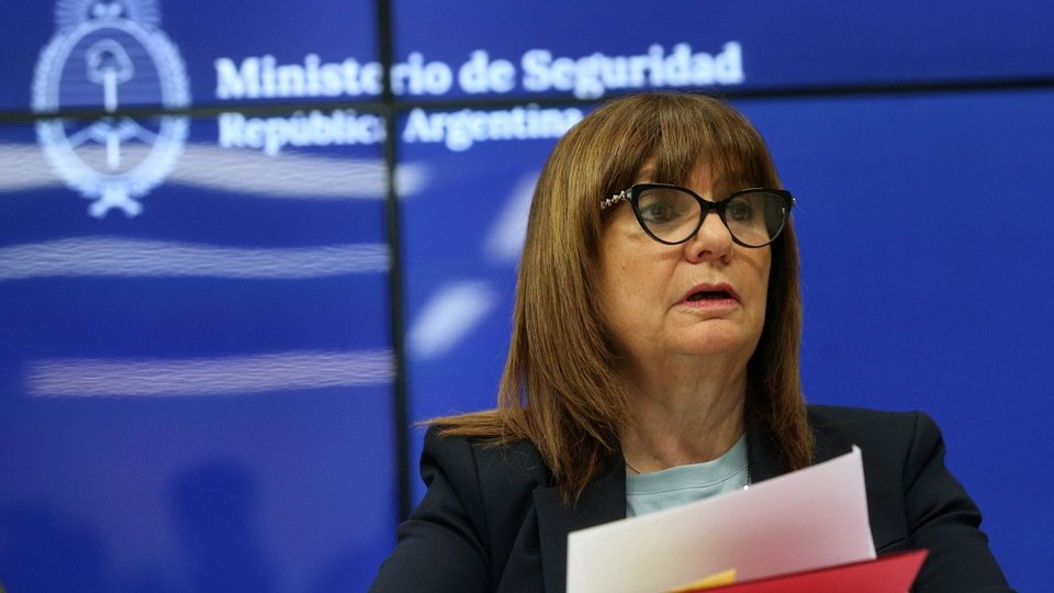 Piden que Bullrich vaya al Congreso a explicar el traslado de Astiz a una cárcel VIP