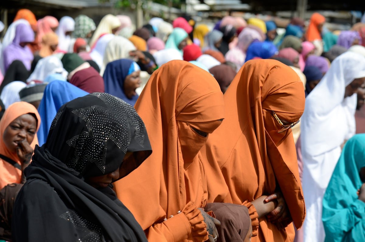Polémica por el uso del velo en algunas universidades de Nigeria: “La forma en la que me obligan a vestirme no coincide con los valores islámicos” | Planeta Futuro