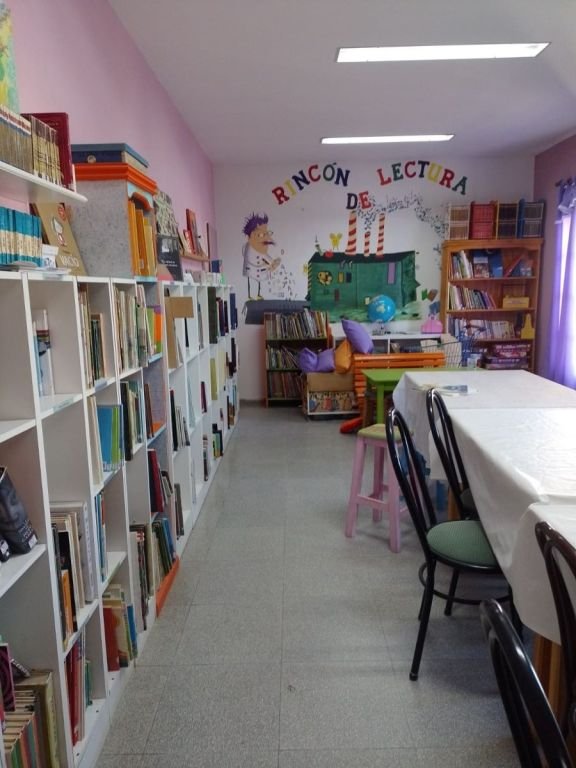 Quisieron robar el tanque de agua de la Biblioteca Sofía Moll y dañaron las instalaciones