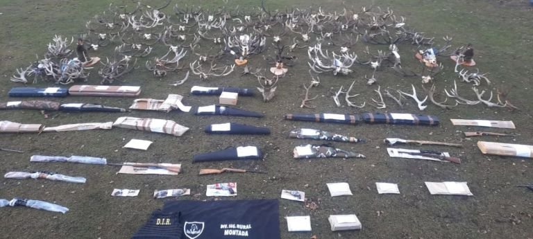 Secuestran armas, carne y trofeos de caza en una red de caza furtiva