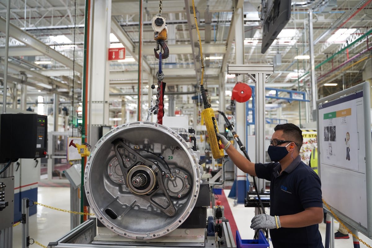 Sheinbaum celebra la decisión de Estados Unidos de eximir de aranceles a las autopartes mexicanas