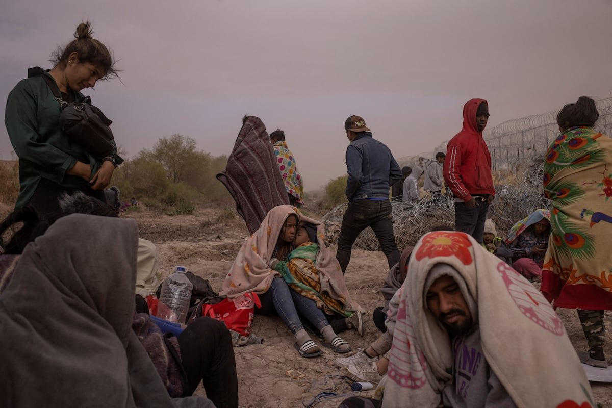 Trump pide al Supremo intervenir para quitar el ‘parole’ humanitario a medio millón de inmigrantes | Inmigración en Estados Unidos