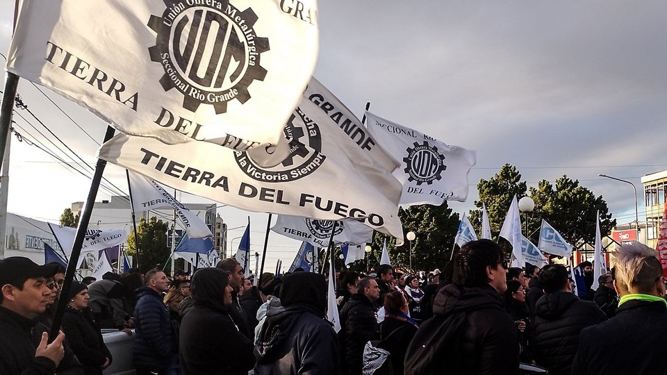 UOM Río Grande anunció un paro total en contra de la eliminación de aranceles a los productos electrónicos | La medida es por tiempo indeterminado