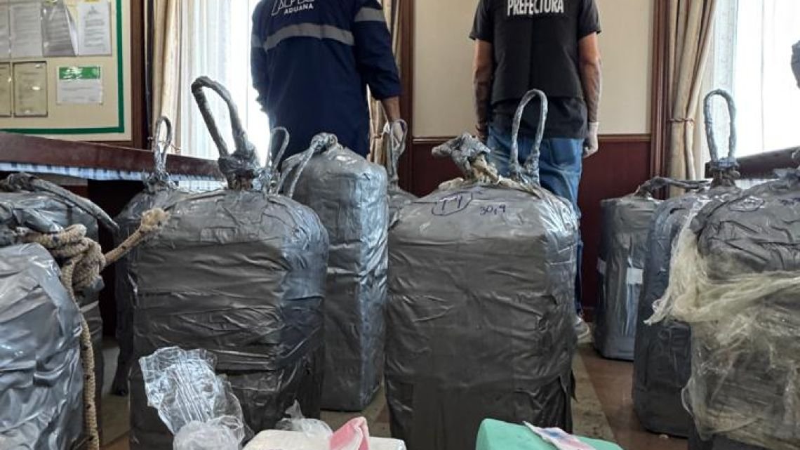 Un cocinero, un narco uruguayo y la pista “salada”: las claves en la droga encontrada en un barco en Santa Fe