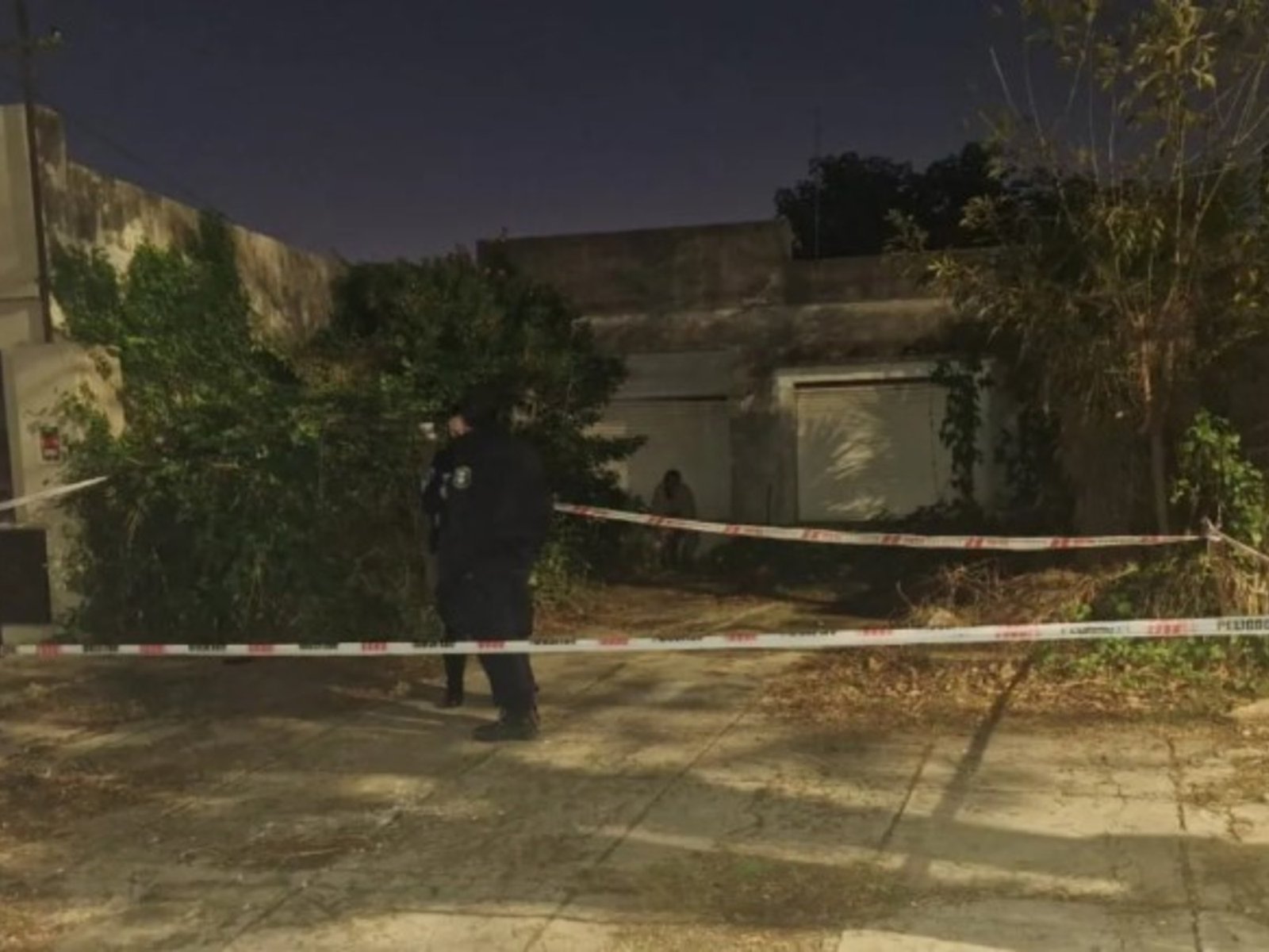 Vivió con su madre muerta durante casi 4 años y fue descubierto por una visita familiar