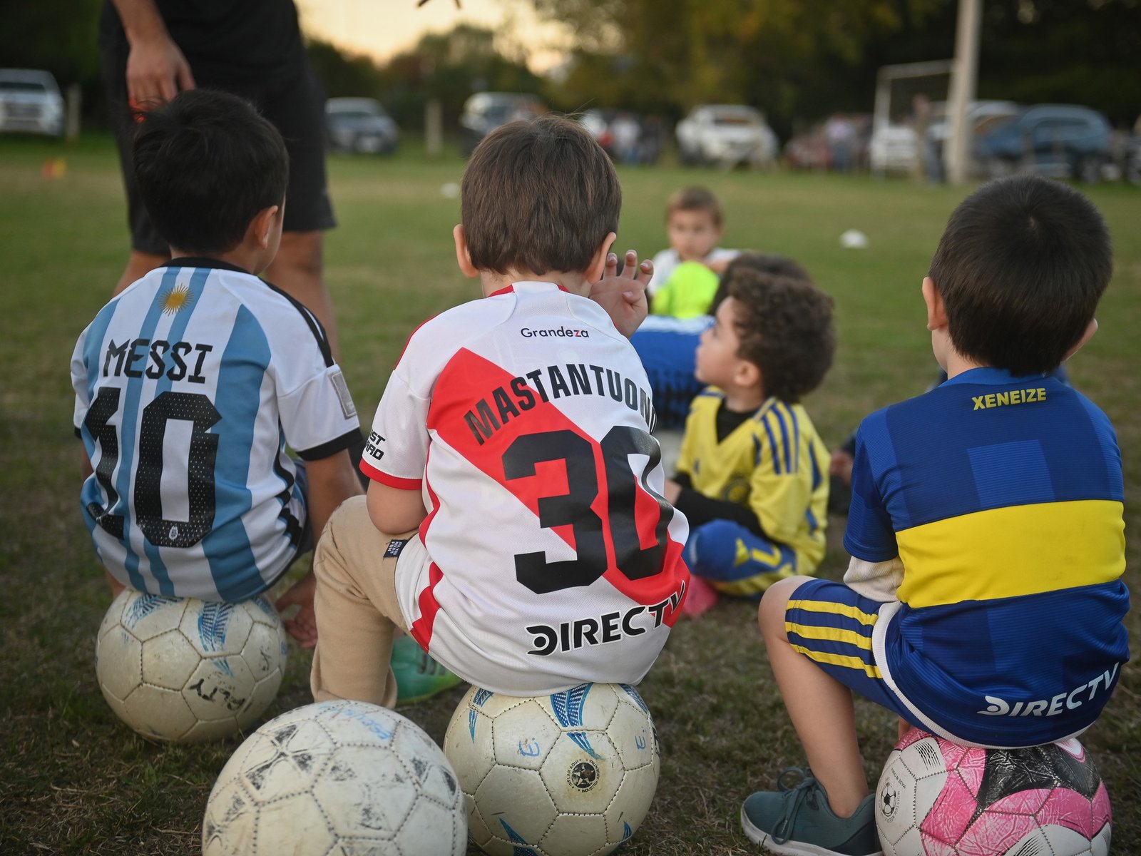 cómo la pelota le ganó a la raqueta, el abanderado revoltoso y el chofer que llevaba a “la mina de oro”