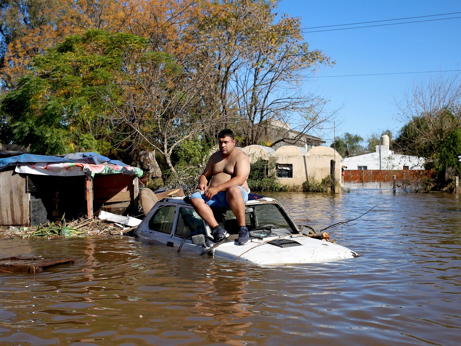desolación en el barrio de Campana más castigado por las inundaciones