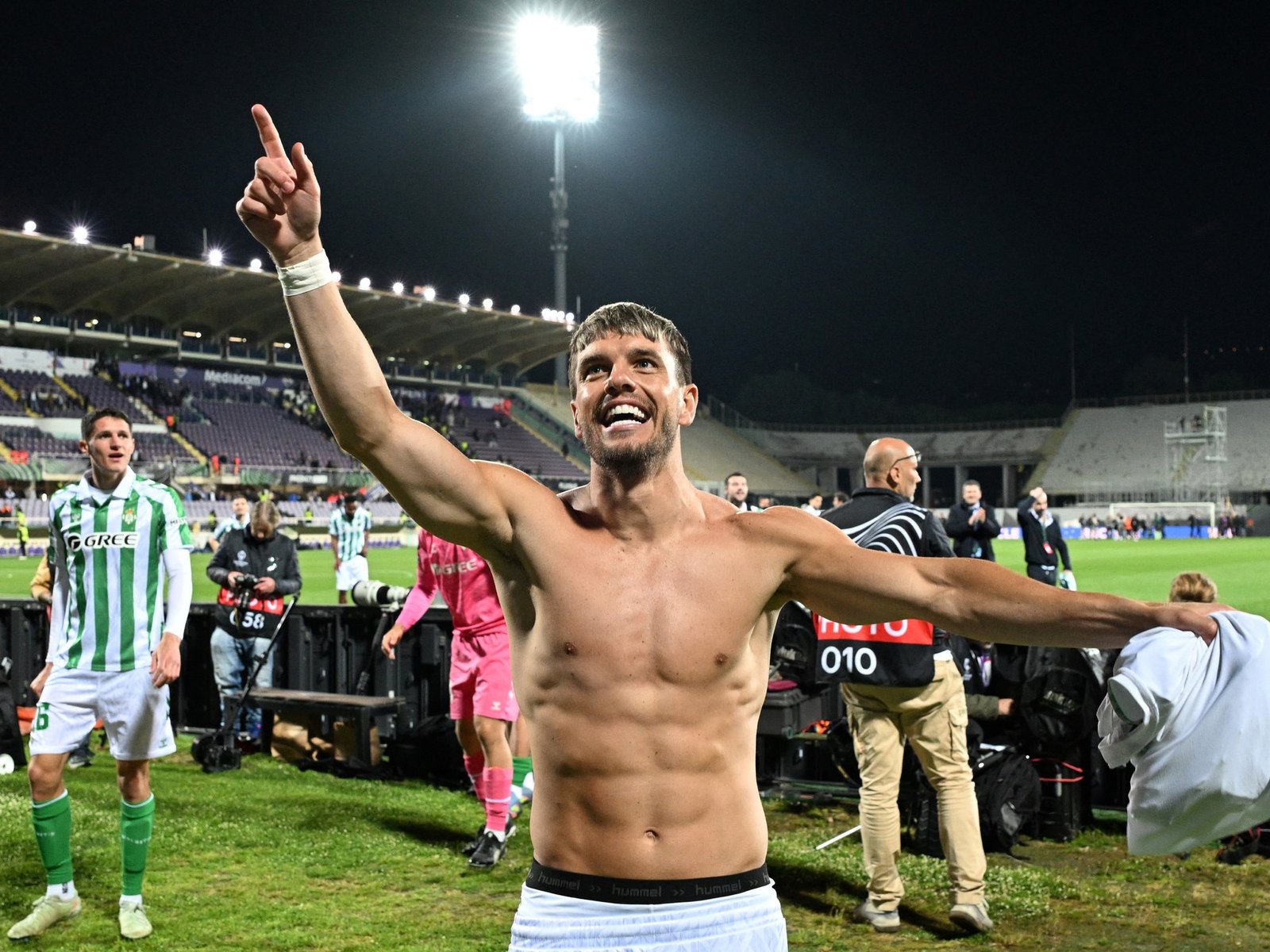 el Betis de Lo Celso contra el Chelsea de Enzo Fernández