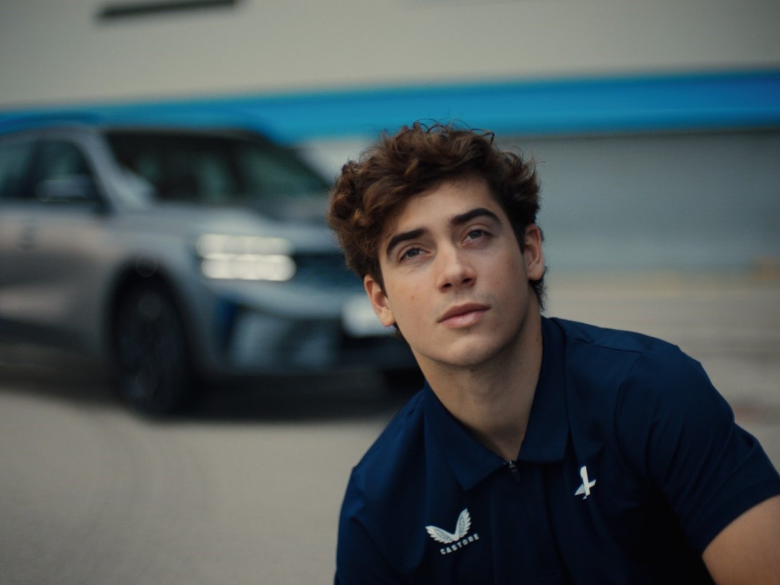 el argentino protagoniza otra publicidad tope de gama antes de concretar su regreso a la Fórmula 1 de la mano de Alpine