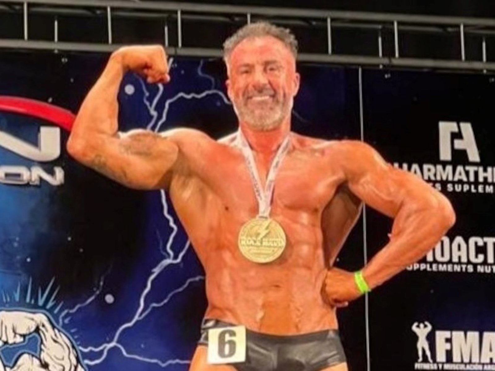 en medio del juicio, el médico Leopoldo Luque ganó un concurso de fisicoculturismo en Wilde