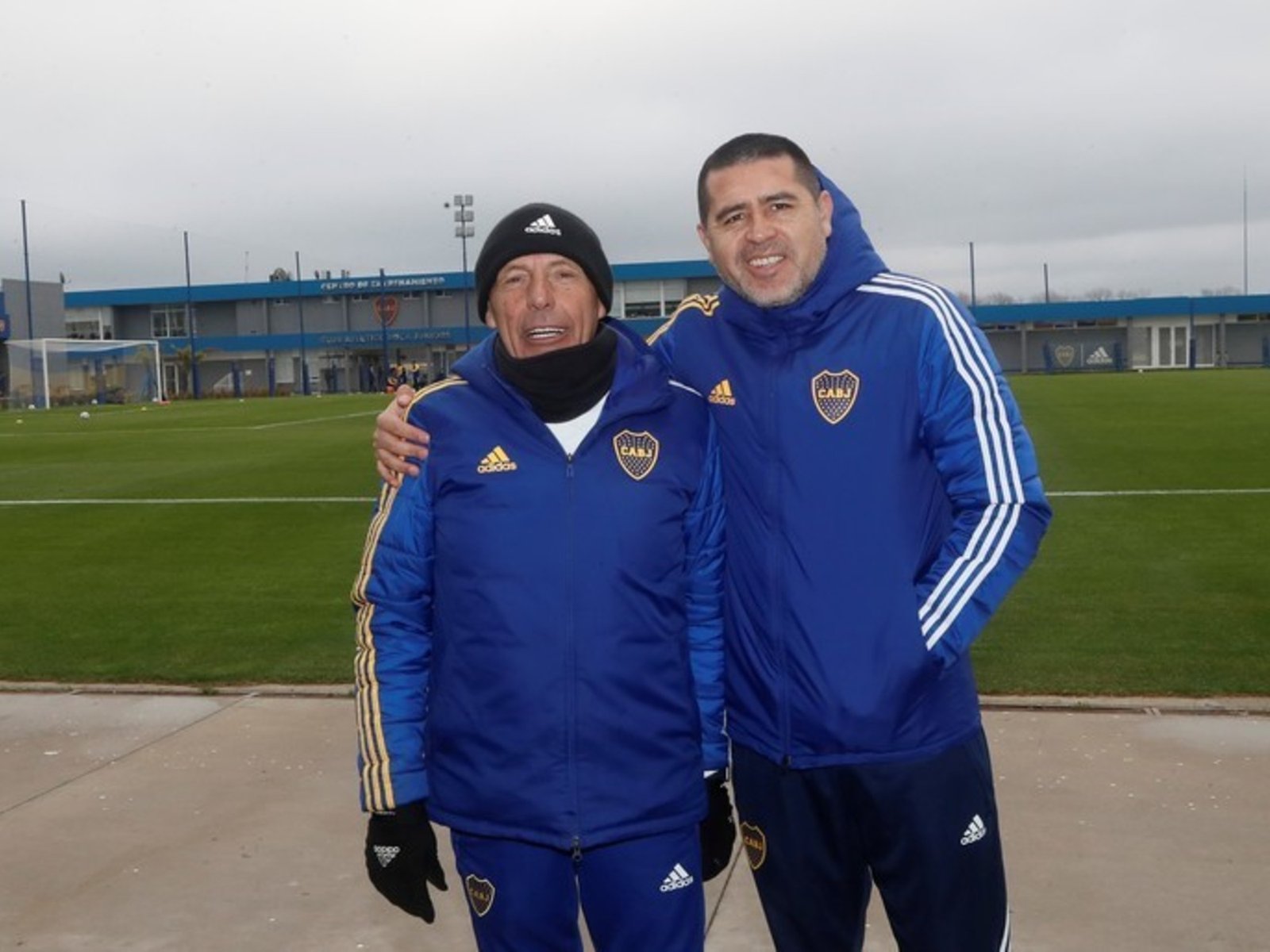 hoy nadie le compraría un auto usado a Russo ni Riquelme