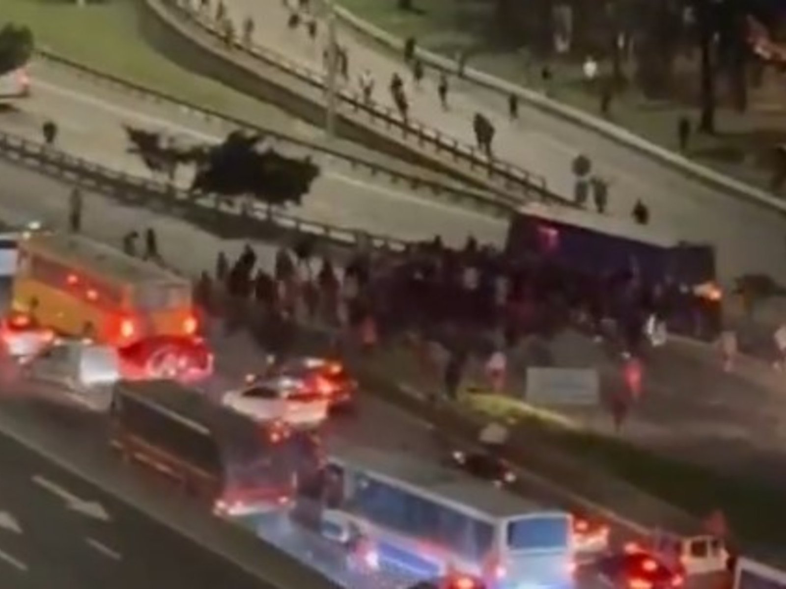 hubo corridas en General Paz y pedradas en Vicente López