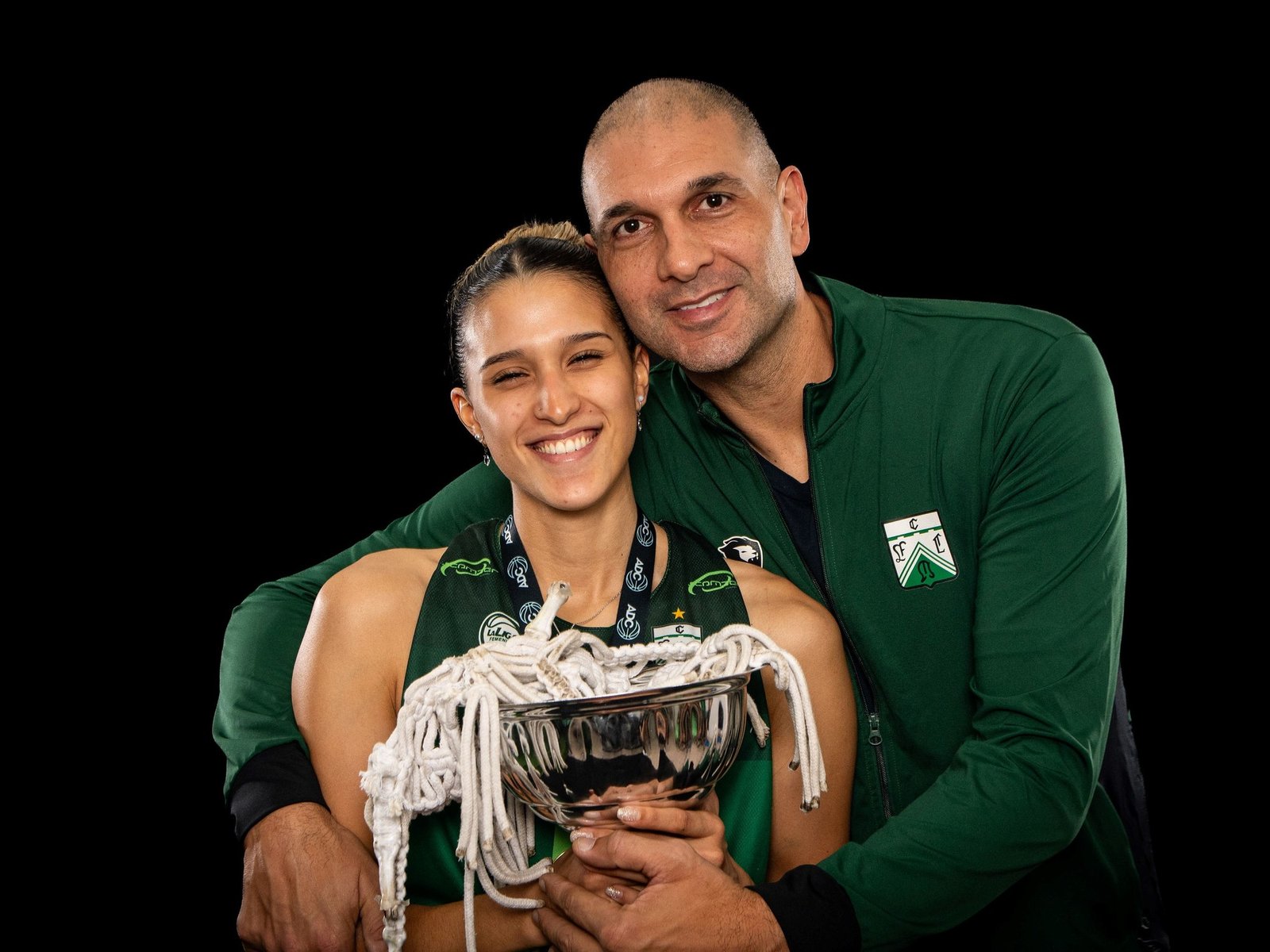 la chica que nació un día antes del debut de la Generación Dorada fue campeona en el básquet de Ferro con su papá leyenda