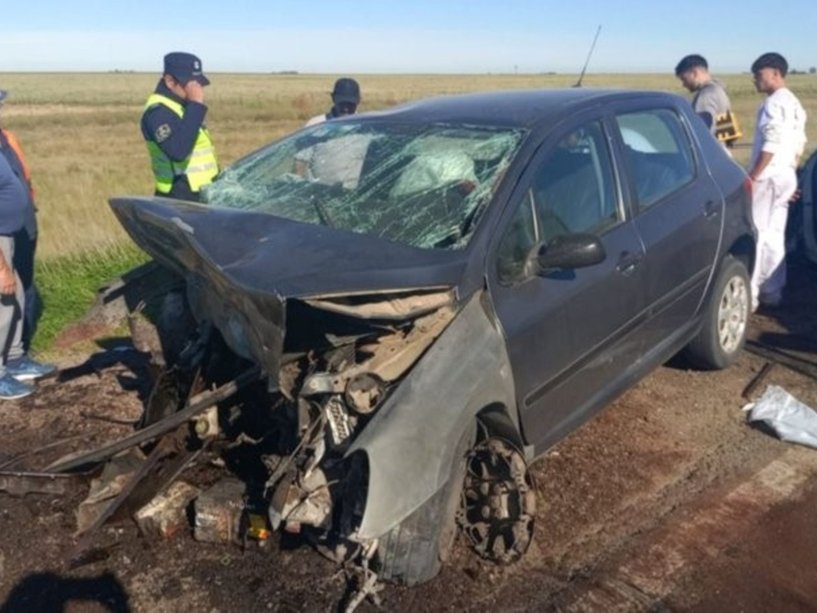 los bomberos tuvieron que rescatar los cuerpos