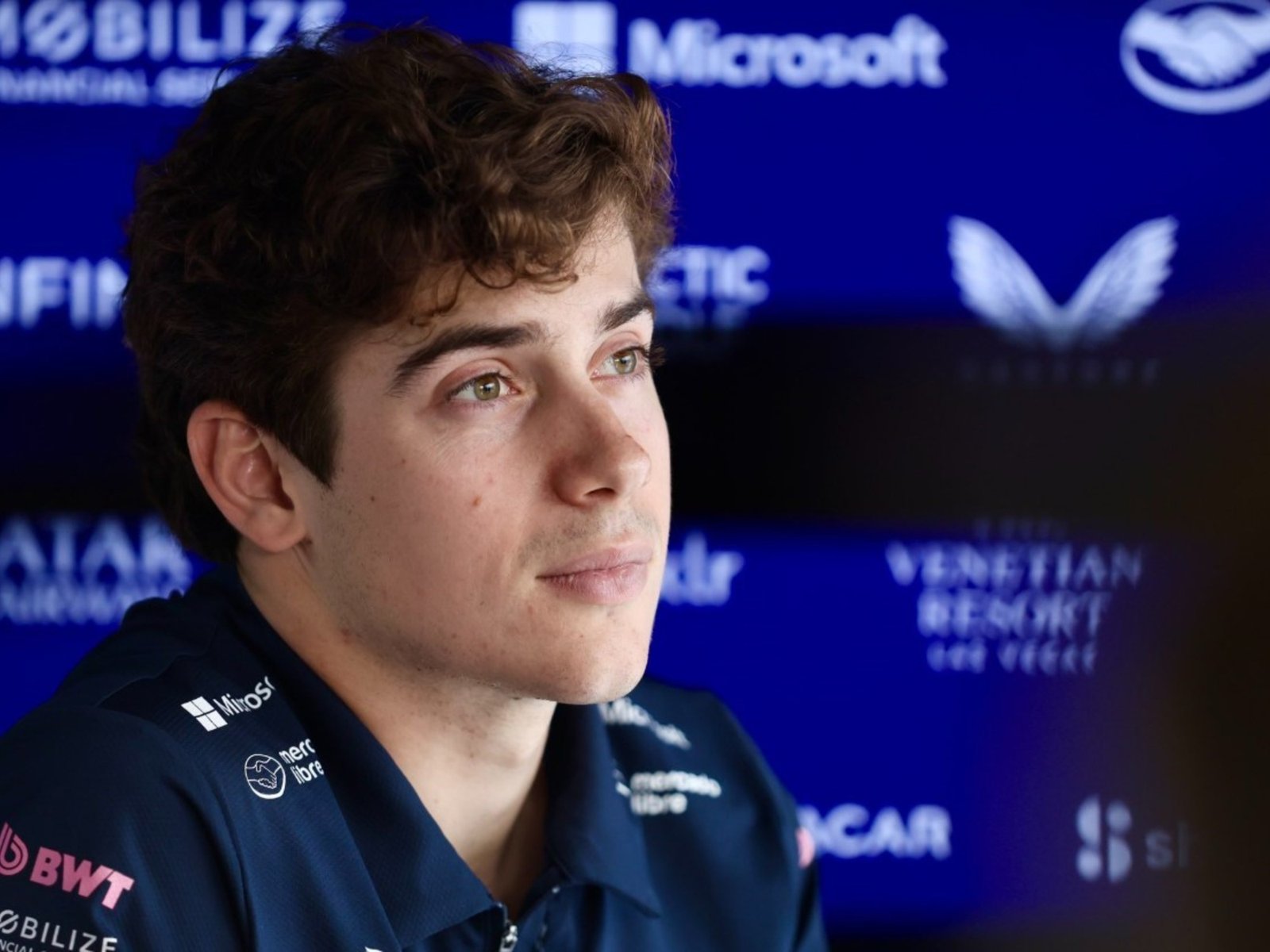 qué cambios hubo en el auto y el traje del piloto